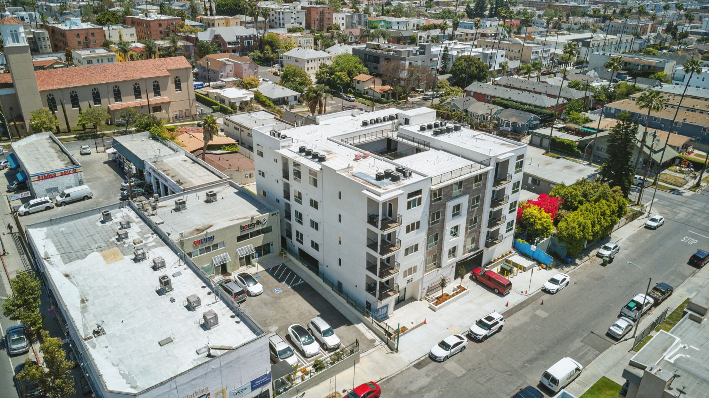 Aerial view of The Monarch, 212 N Mariposa Ave, Los Angeles